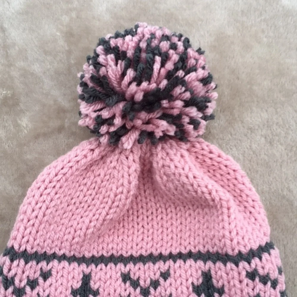 NWOT Winter Acrylic Pom Pom Beanie, OS (Girls)